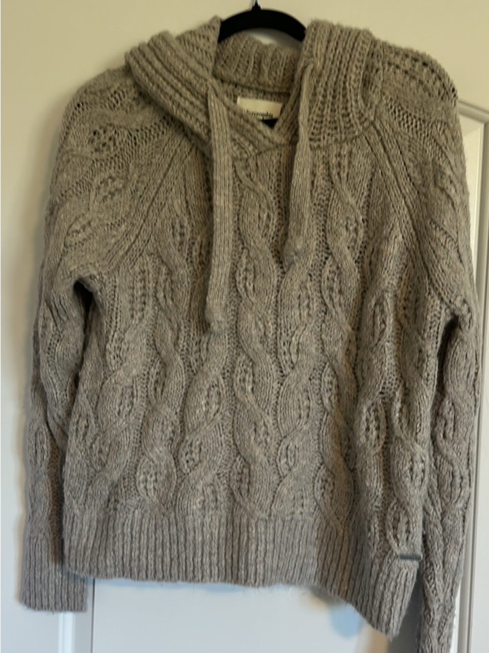 Abercrombie & Fitch Cable Knit Hooded Sweater in Light Taupe